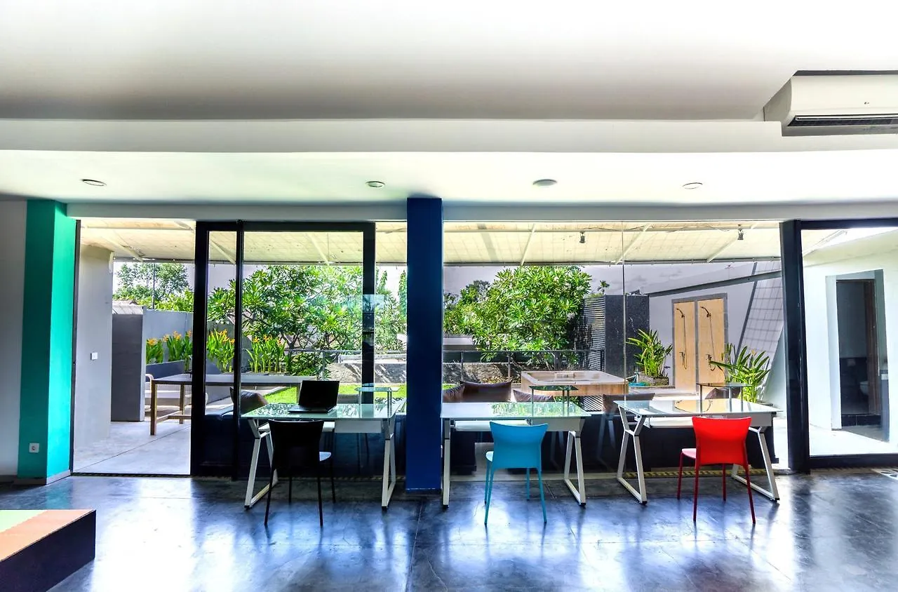 Cozy Bobo Hostel Seminyak