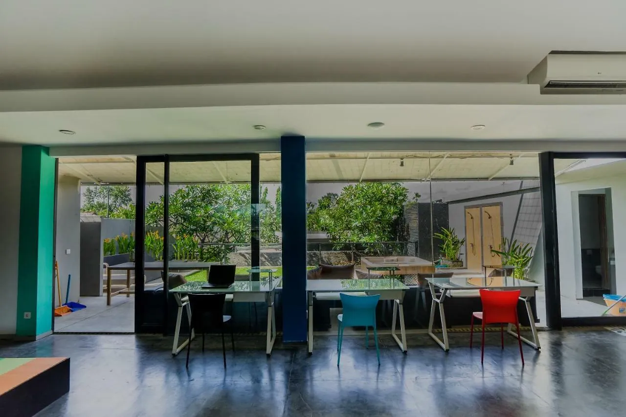 Cozy Bobo Hostel Seminyak