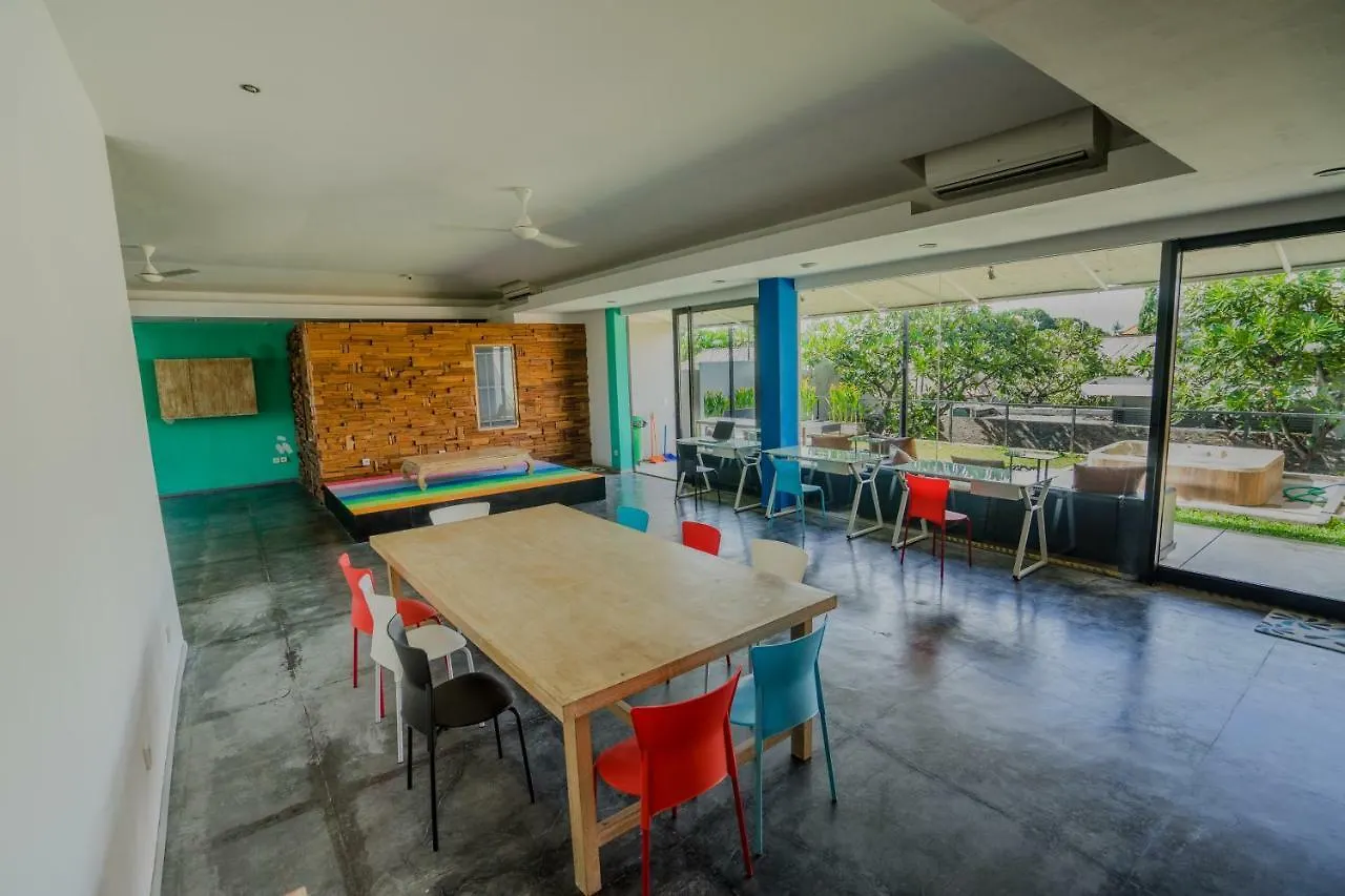 Cozy Bobo Hostel Seminyak